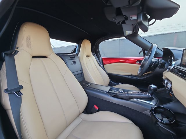 Used 2016 MAZDA MX-5 Miata Grand Touring RWD image 16
