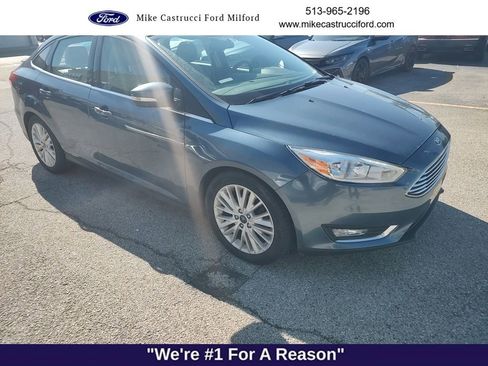 Used 2018 Ford Focus Titanium FWD image 3