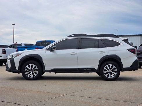 Used 2023 Subaru Outback Premium AWD/4WD image 5