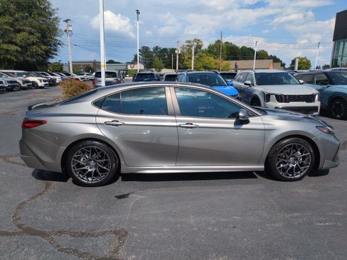 Used 2025 Toyota Camry XSE FWD image 8