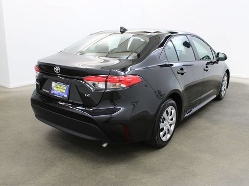 Used 2025 Toyota Corolla LE FWD image 5