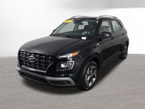 Used 2025 Hyundai Venue SEL image 4