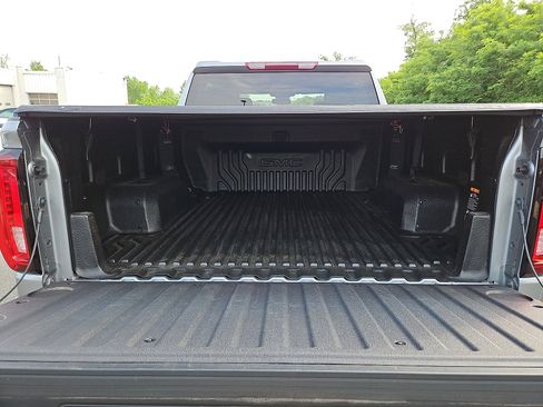 Used 2023 GMC Sierra 1500 SLT w/ SLT Premium Package AWD/4WD image 28