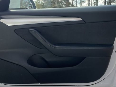 Used 2022 Tesla Model 3 Standard Range image 19