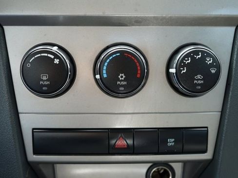 Used 2008 Dodge Avenger SE image 17