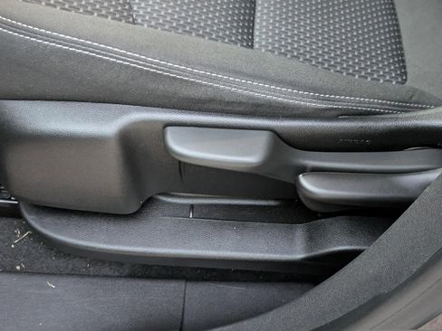 Used 2024 GMC Terrain SLE image 18