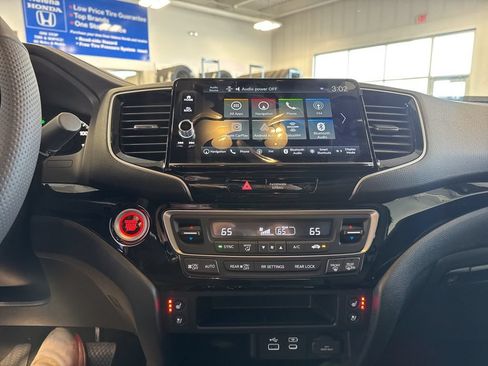 New 2026 Honda Ridgeline Black Edition image 13