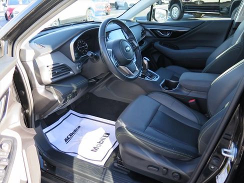 Used 2023 Subaru Outback Onyx Edition image 9