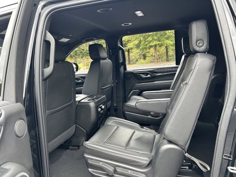 Used 2022 GMC Yukon XL Denali image 42