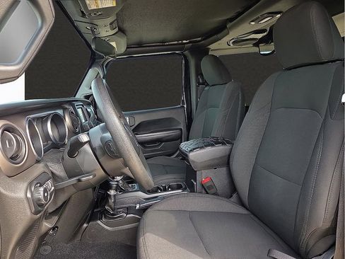Used 2018 Jeep Wrangler Sport AWD/4WD image 22