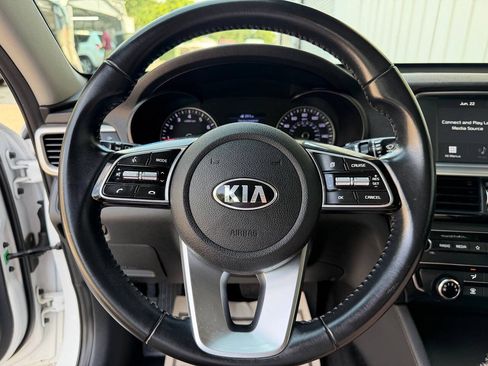 Used 2020 Kia Optima S FWD image 22