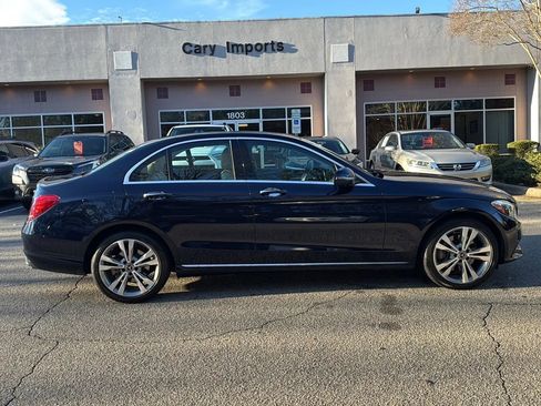 Used 2018 Mercedes-Benz C 300 4MATIC Sedan image 4