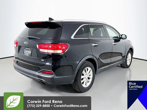 Used 2016 Kia Sorento LX image 9