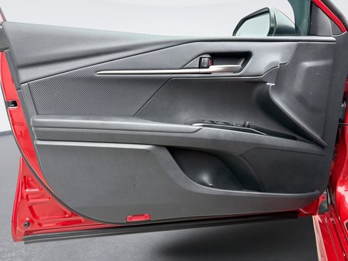 Used 2025 Toyota Camry SE w/ Convenience Package FWD image 9