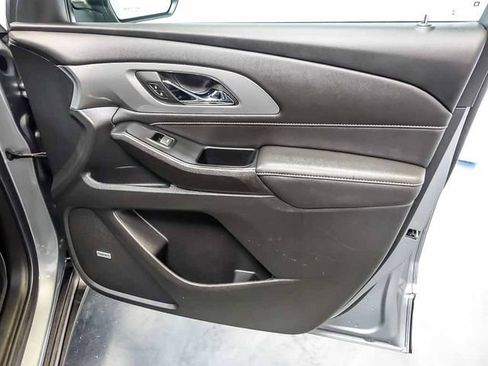 Used 2023 Chevrolet Traverse LT w/ LT Premium Package AWD/4WD image 38