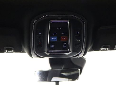 Used 2025 Jeep Grand Cherokee Altitude RWD image 25