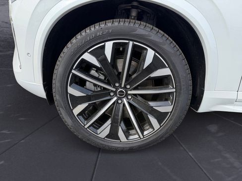 New 2026 Volvo XC90 T8 Plus AWD/4WD image 14
