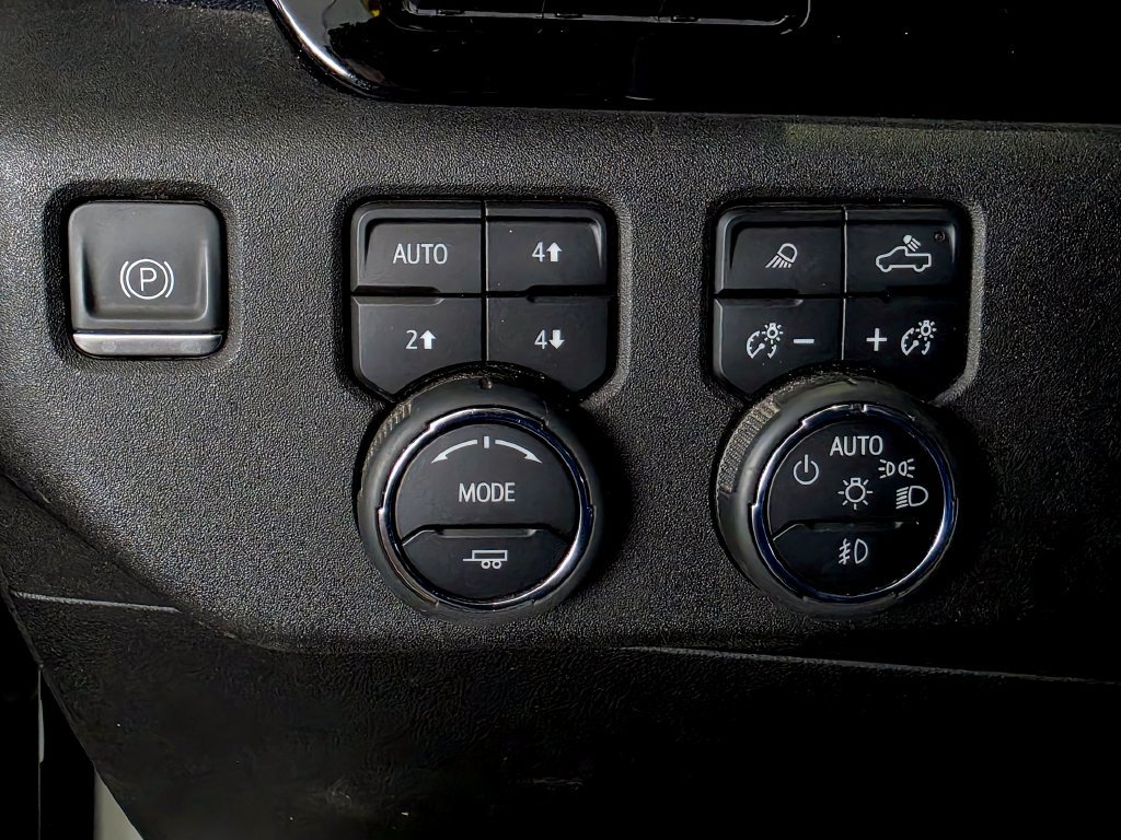 Used 2024 Chevrolet Silverado 2500 High Country w/ High Country Premium Package AWD/4WD image 32