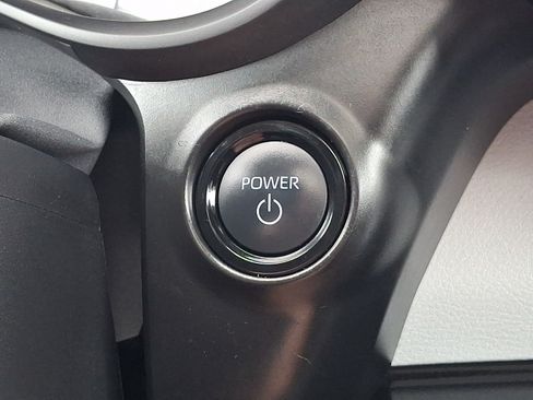 Certified 2025 Toyota Sienna XLE FWD image 23