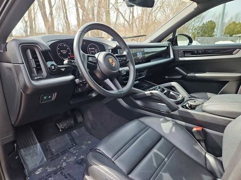 Certified 2024 Porsche Cayenne image 11