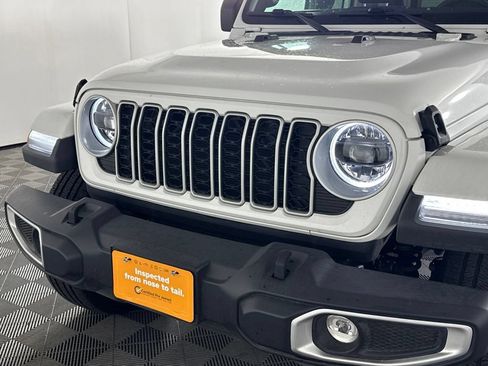 Certified 2025 Jeep Wrangler Unlimited Sahara AWD/4WD image 39