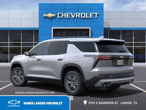 New 2025 Chevrolet Traverse LT w/ Driver Confidence Package FWD image 3