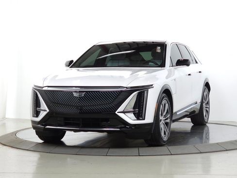 Used 2024 Cadillac Lyriq Luxury AWD/4WD image 1