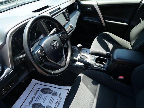 Used 2018 Toyota RAV4 XLE w/ Convenience Package AWD/4WD image 12