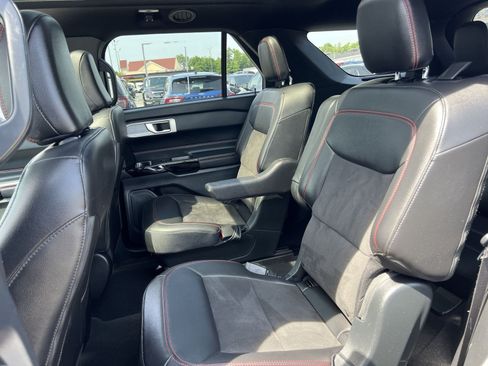 Used 2023 Ford Explorer ST-Line w/ Class IV Trailer Tow Package AWD/4WD image 25