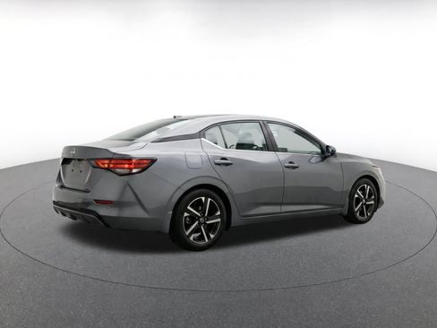 Used 2025 Nissan Sentra SV FWD image 9