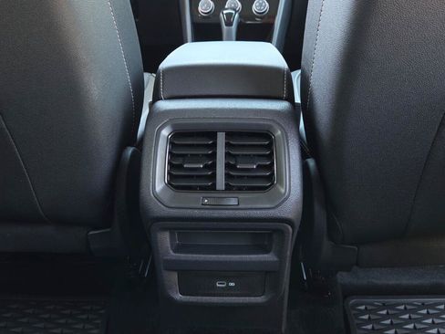 Used 2023 Volkswagen Taos SE w/ Panoramic Sunroof Package FWD image 57