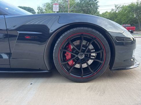 Used 2012 Chevrolet Corvette Z06 w/ 3LZ Preferred Equipment Group RWD image 18