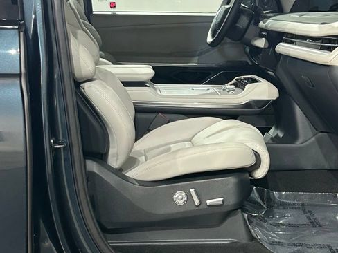 New 2026 Lincoln Navigator Reserve w/ Jet Appearance Package AWD/4WD image 59