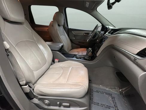 Used 2015 Chevrolet Traverse LT FWD image 21