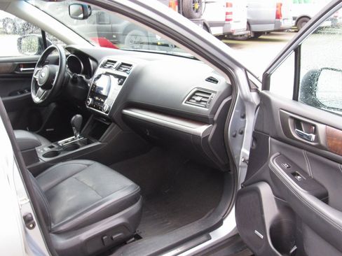 Used 2018 Subaru Outback 2.5i Limited w/ Popular Package #2 image 16