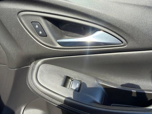 Used 2022 Buick Encore GX Select FWD image 24