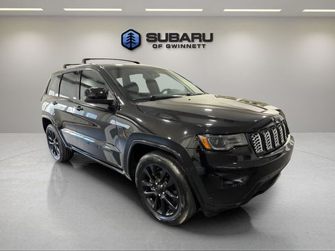 Used 2022 Jeep Grand Cherokee Laredo X RWD image 7