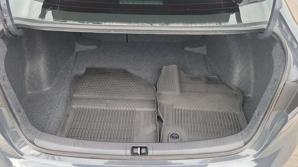 Certified 2025 Toyota Corolla LE w/ Convenience Package FWD image 9