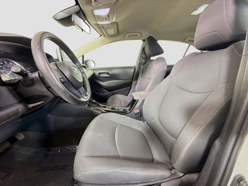 Used 2021 Toyota Corolla LE image 21