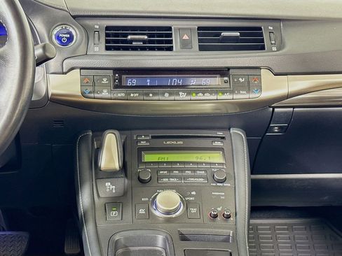 Used 2016 Lexus CT 200h w/ Seat Comfort Package FWD image 14