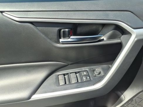 Used 2022 Toyota RAV4 XLE FWD image 13
