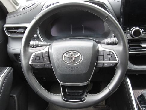 Used 2023 Toyota Highlander Platinum AWD/4WD image 27
