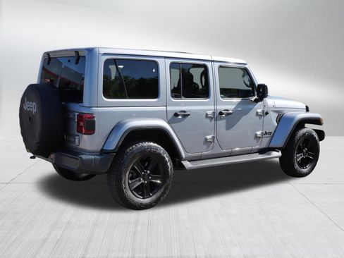 Used 2021 Jeep Wrangler Unlimited Sahara AWD/4WD image 7