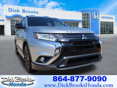 Used 2020 Mitsubishi Outlander LE FWD image 1