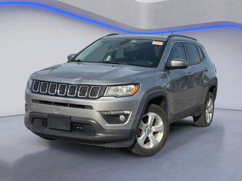 Used 2020 Jeep Compass Latitude AWD/4WD image 2