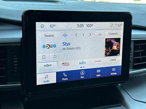 Certified 2022 Ford Explorer XLT w/ Equipment Group 202A RWD image 20