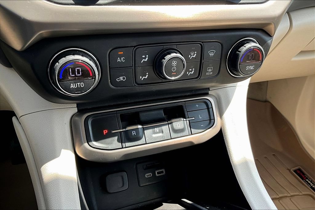 Used 2020 GMC Acadia Denali w/ Technology Package FWD image 15
