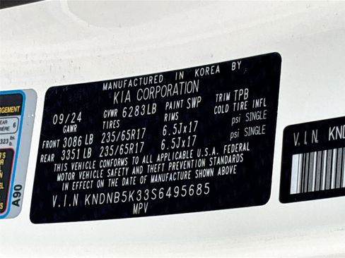 Used 2025 Kia Carnival FWD image 33