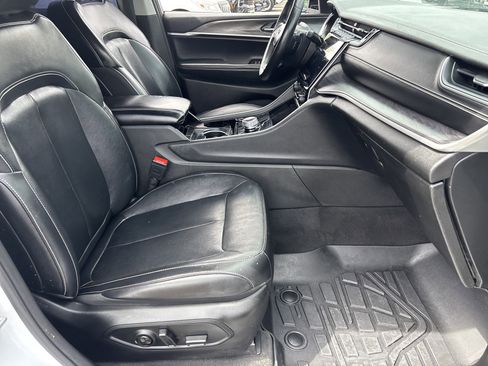 Used 2021 Jeep Grand Cherokee L Limited RWD image 9