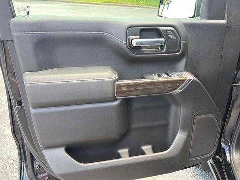 Used 2021 Chevrolet Silverado 1500 LT AWD/4WD image 16